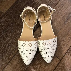 Old Navy Laser Cut Flats size size 8